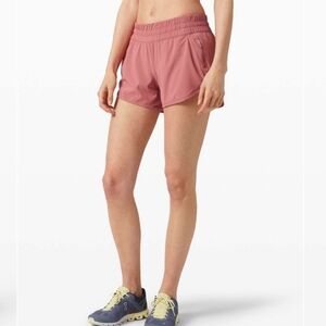 Lululemon tracker short 4"